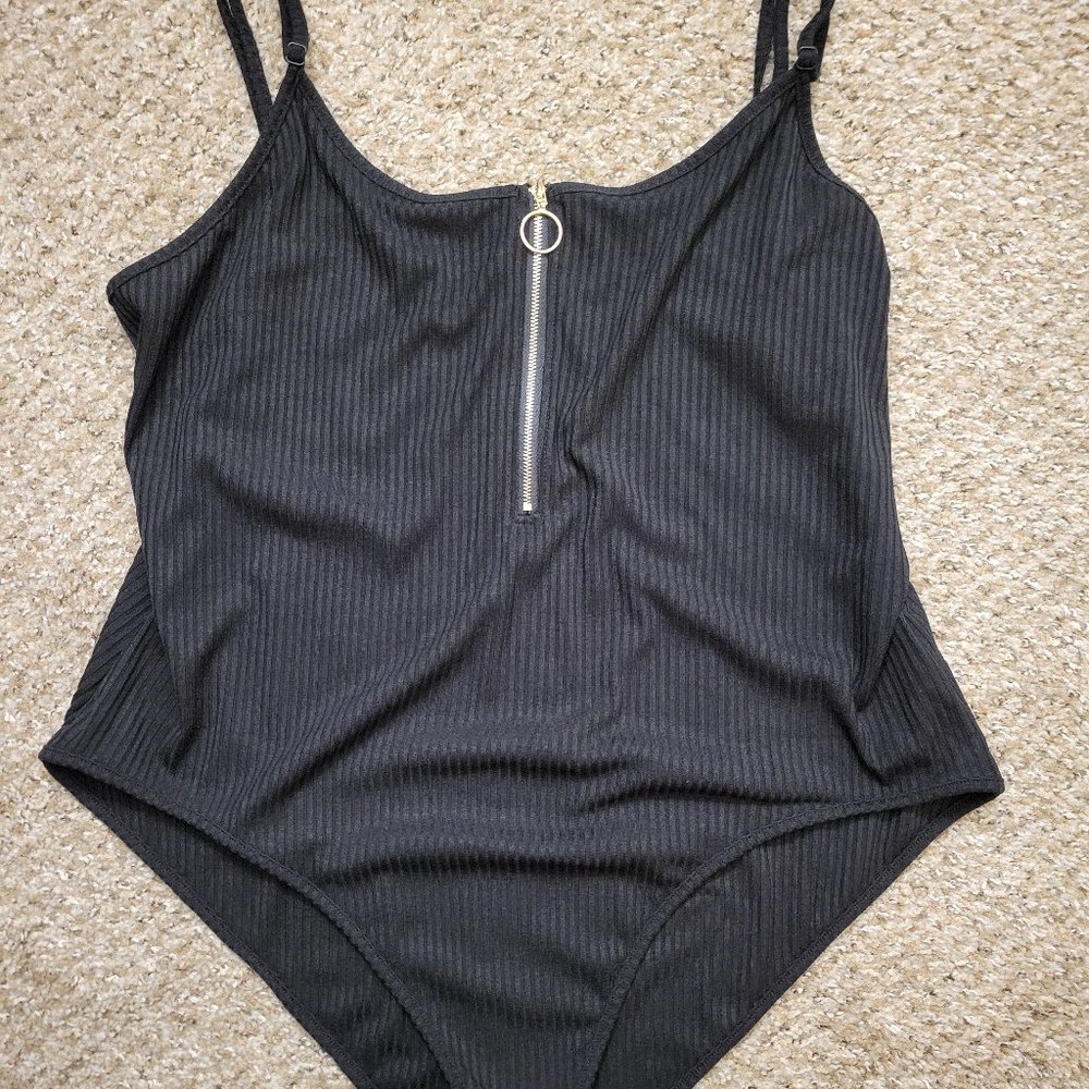 SHEIN* Zipper Front Bodysuit